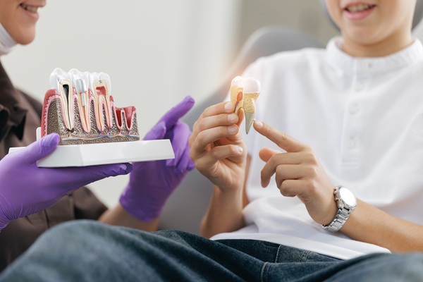 What To Do If A Dental Implant Crown Breaks